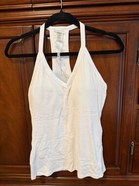 White NWT workout tank with built in bra and pads size XL danysu